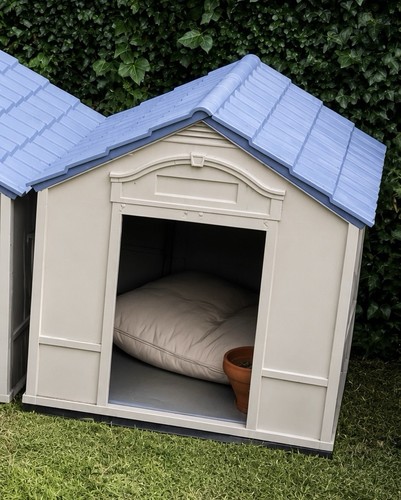 Suncast deluxe dog house - dog,
